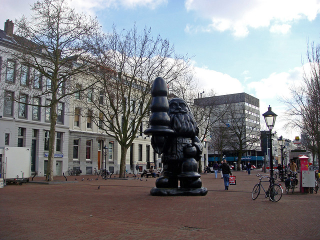 Rotterdam fura "karácsonyi" szobra